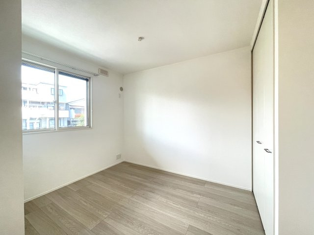 イーストハイムの寝室|※同タイプ・別室の写真になります。