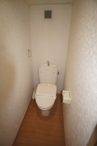 葛飾区青戸６丁目のアパートのトイレ