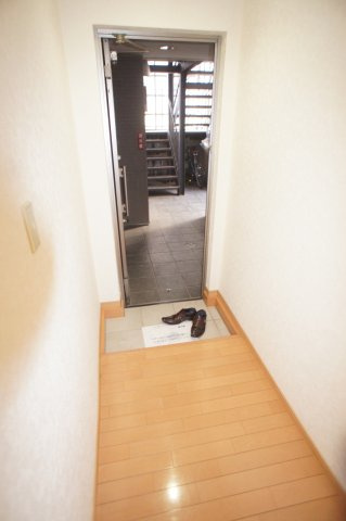 葛飾区青戸６丁目のアパートの玄関