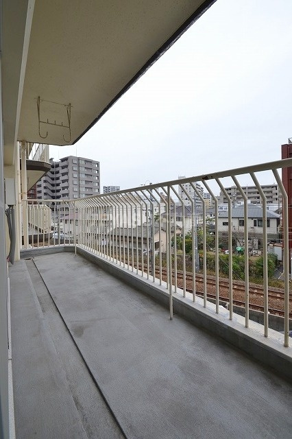 広島市西区己斐西町の賃貸マンションのバルコニー