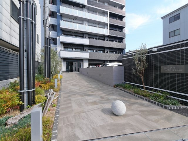大阪市大正区三軒家東２丁目の賃貸マンションのエントランス