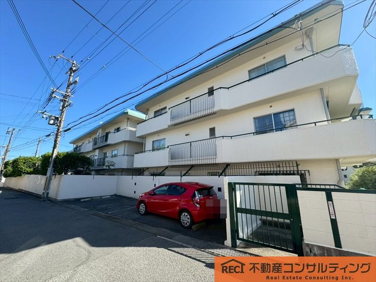 岡本センチュリーマンションの駐車場