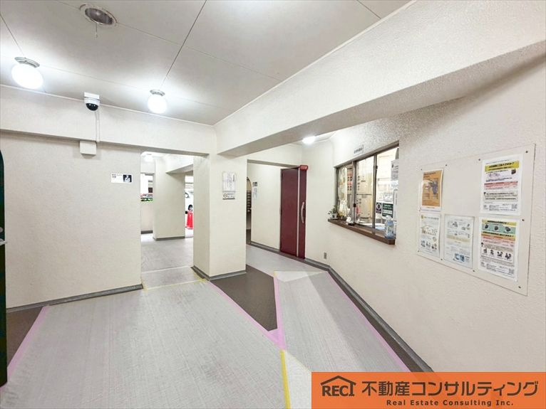 岡本センチュリーマンションのエントランス