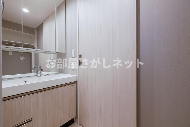 東神田テラスレジデンス【高級賃貸・ブランドマンション】の独立洗面台