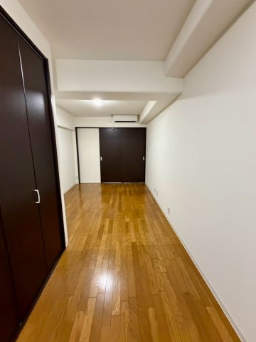 日商岩井菫橋ハイツの洋室