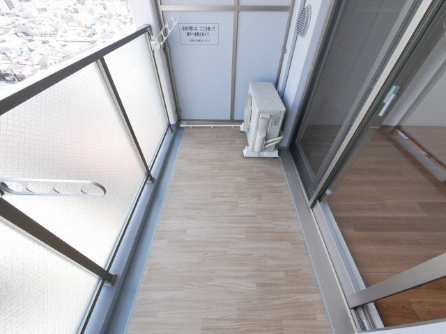 大阪市大正区三軒家東３丁目の賃貸マンションのバルコニー