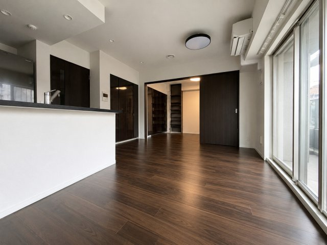 名古屋市中区大須２丁目の賃貸マンションの居間・リビング