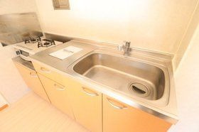 千葉市花見川区宮野木台２丁目のアパートのキッチン