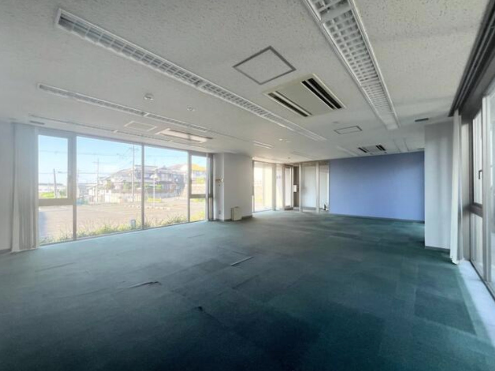 湖南市若竹町の店舗事務所の内装