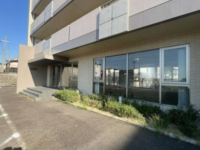 湖南市若竹町の店舗事務所の外観