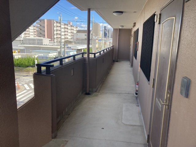 メゾン池場　のその他|共用廊下