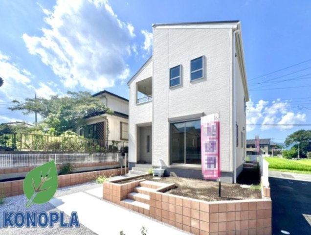 【新築戸建】第13吉岡町下野田の外観|■外観（1号棟）｜土日のご見学はもちろん、平日・夜間のご案内も大歓迎です♪「今から見たい」や「仕事終わりに見たい」にもご対応できますのでお気軽にお問い合わせください♪