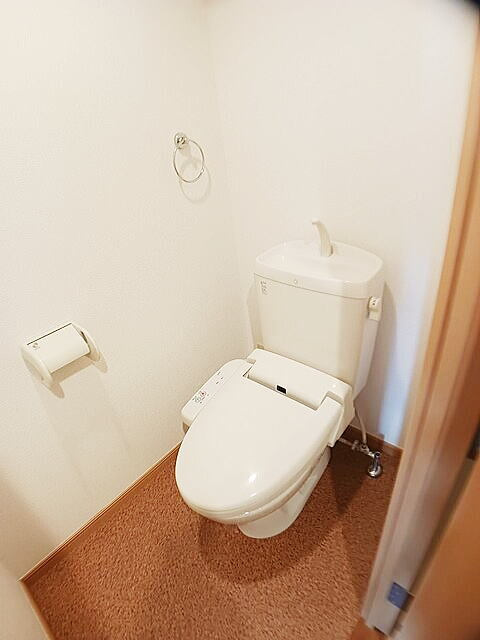 フォーウィルズコートのトイレ|落ち着いたトイレです