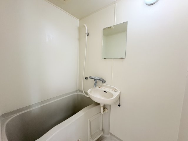 熊本市東区新南部３丁目の賃貸マンションの浴室