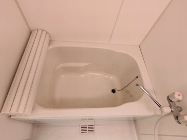 コーポラス西脇　静岡市駿河区西脇の浴室|清潔感のある浴室です