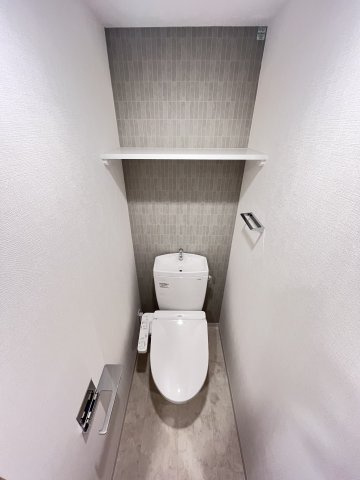 大阪市都島区内代町４丁目の賃貸マンションのトイレ