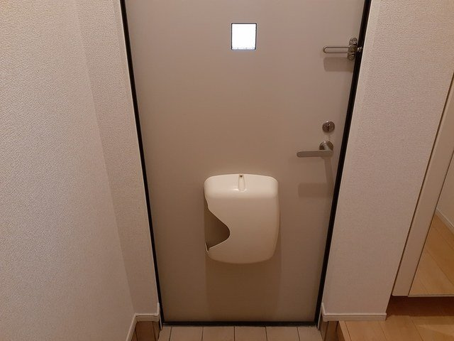 プライムコート芝西の玄関