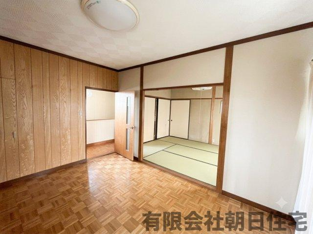 【洋室】 | 西川津町中古戸建 | 2階の洋室です