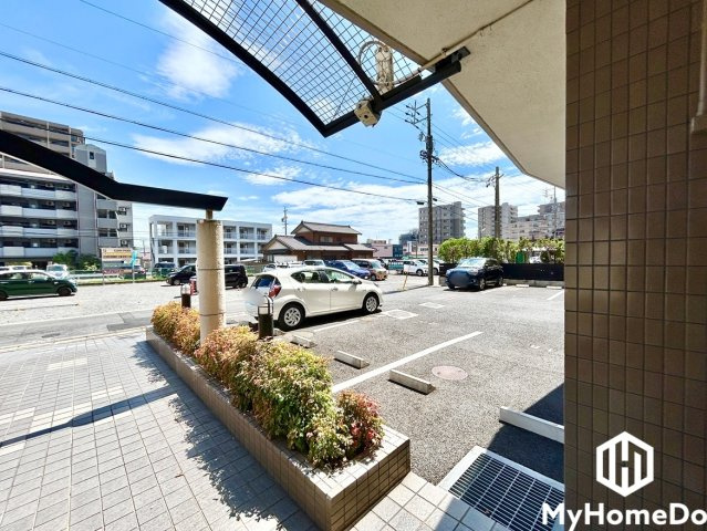 バンベール春日井の駐車場