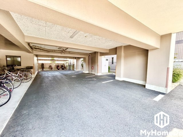 バンベール春日井の駐車場