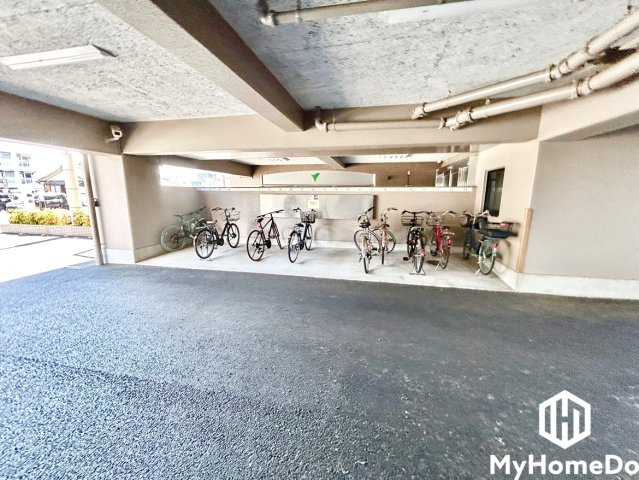 バンベール春日井の駐車場