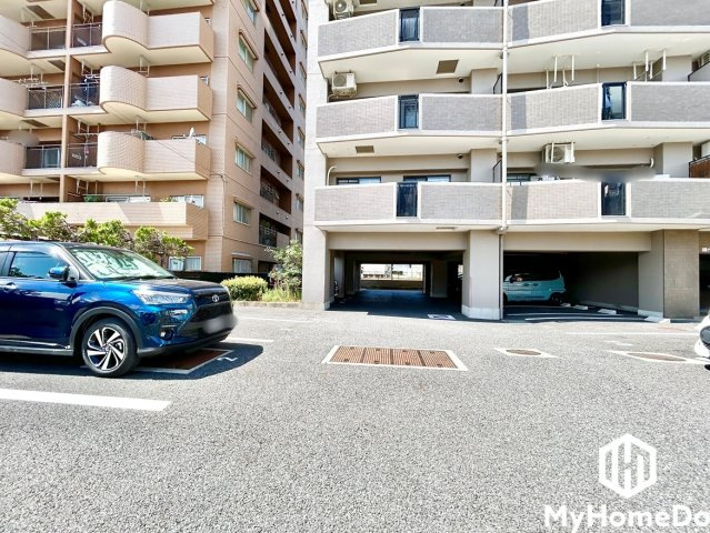 バンベール春日井の駐車場