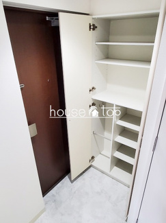 【玄関】 | THE　RESIDENCE　N
