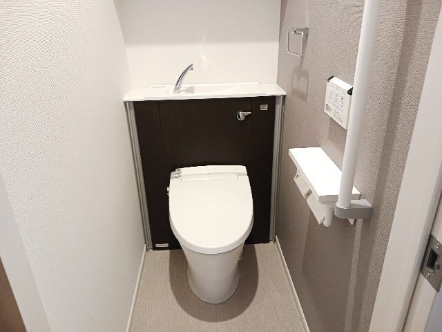 クレメントのトイレ|清潔感のあるトイレです