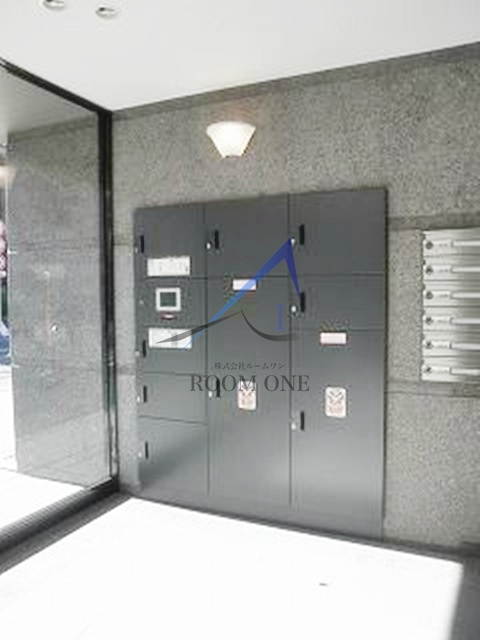 ルーブル都立家政参番館のその他共用部分|宅配ボックスです。