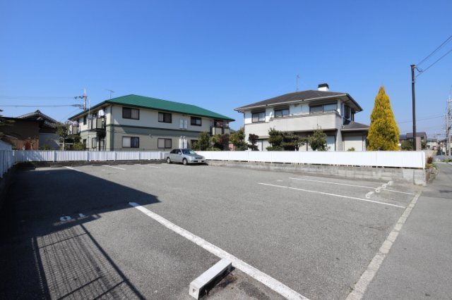 セジュールの里橋本の駐車場