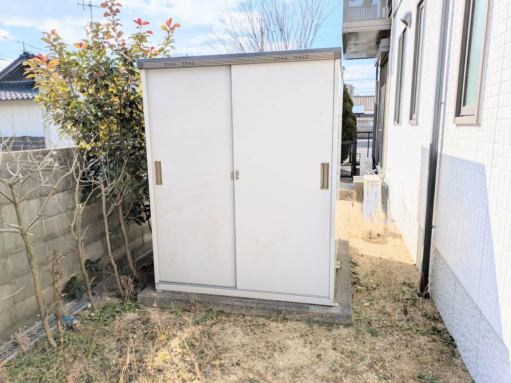 シャーメゾン西中町 B棟の庭