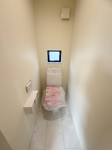 三郷市泉1丁目　新築戸建のトイレ|同施工会社の参考写真になります。