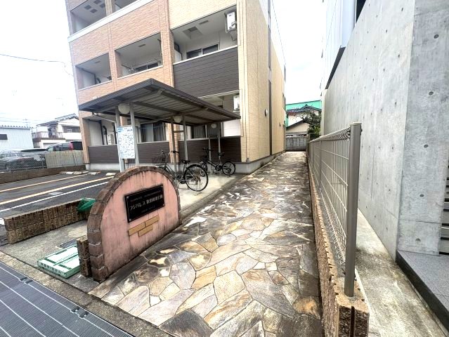 フジパレス吹田穂波公園のエントランス