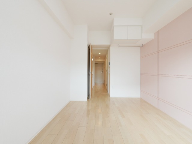 SERENiTE本町refletの洋室