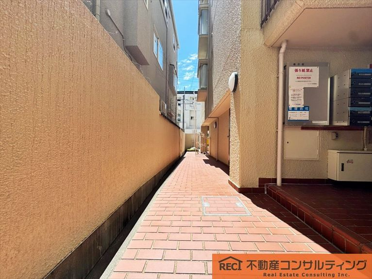 ニューライフ岡本の玄関