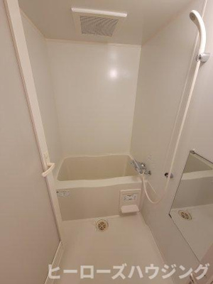 【浴室】 | ラピス | ※同タイプの写真となり、実際のお部屋とは異なる場合があります