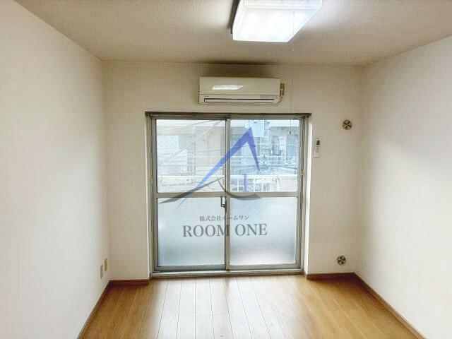 ヴィラージュ行徳の居間・リビング|洋室のお部屋です。