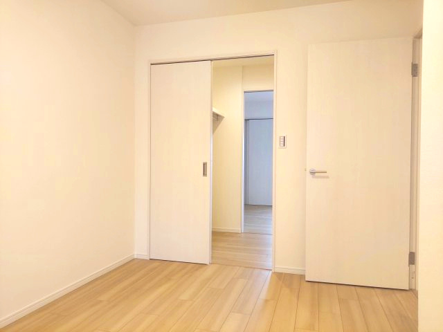 ジオ宝塚御殿山の洋室|洋室約5.5帖