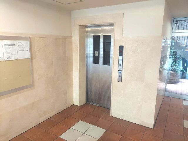 ジオ宝塚御殿山のその他共用部分|エレベーター前