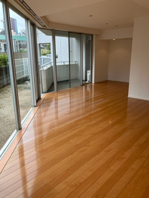 【居間・リビング】 | コスモリード南麻布 | ※写真は同タイプ住戸です。