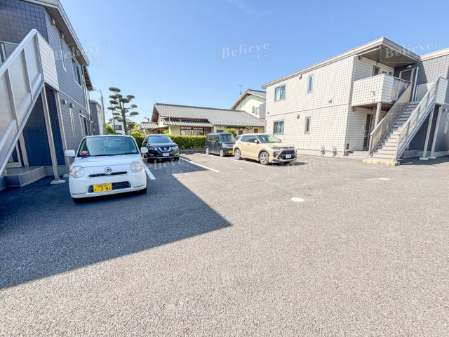 ヴェンティTOSU壱の駐車場|駐車スペースもあります☆