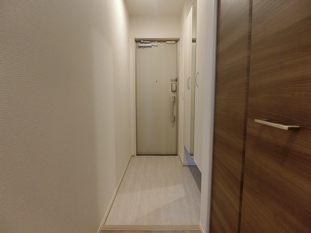 SAKURA甲子園三保町の玄関