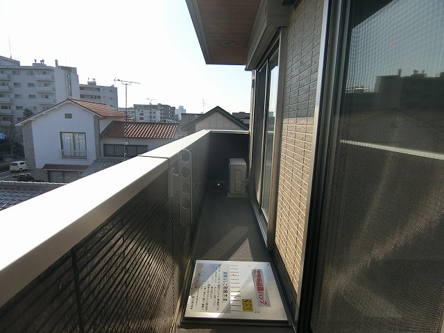 SAKURA甲子園三保町のバルコニー