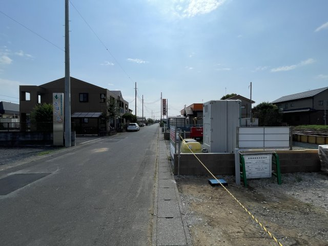 新築戸建・新築建売　大泉町仙石1丁目　南小学校・南中学校の前面道路含む現地写真