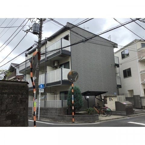 レオパレスSHISUI A棟の外観