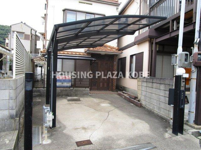 須磨寺町３丁目貸家の駐車場