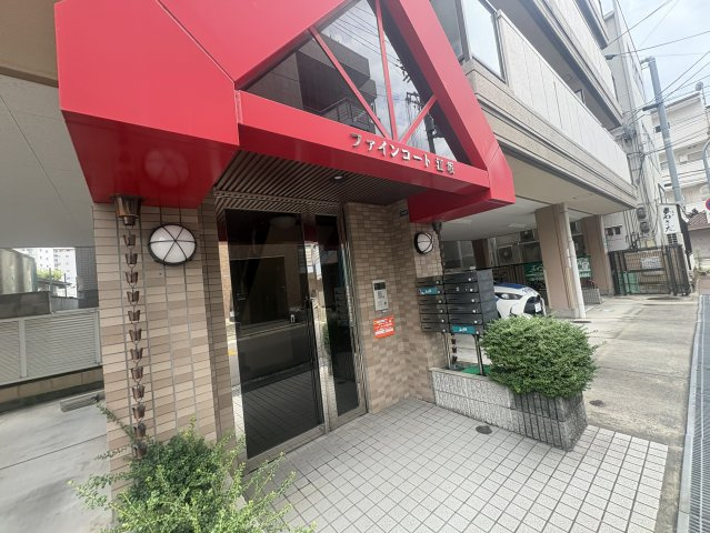 ファインコート江坂のエントランス