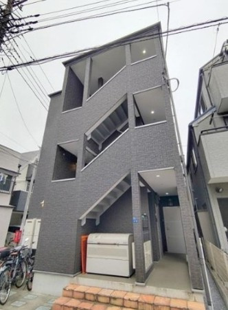 葛飾区四つ木３丁目のアパートのエントランス