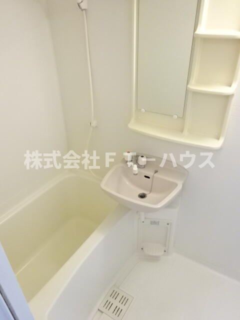 ハイムフローラ二和東の浴室