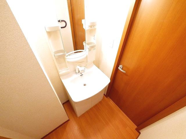 シェーヌ東生駒の洗面所|コンパクトで使いやすい洗面所